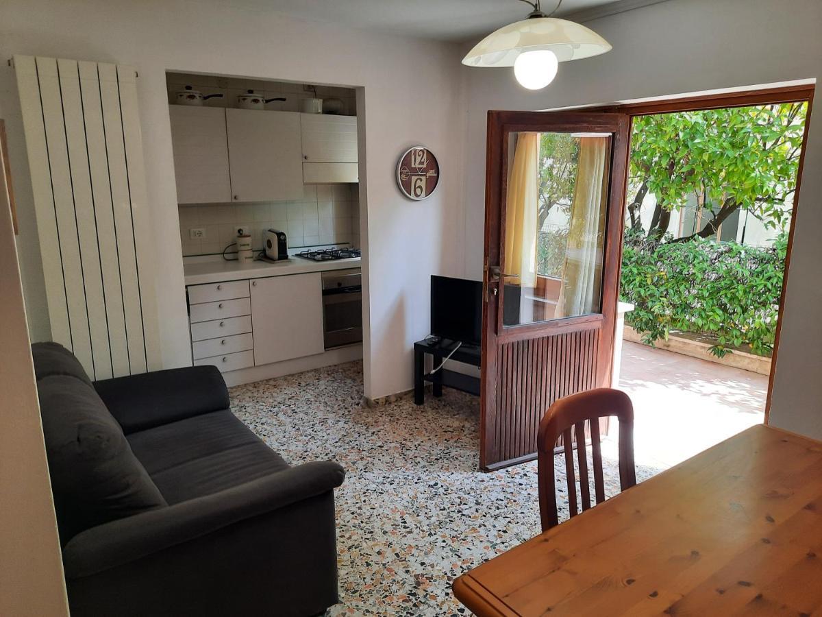 Casa Bell - Appartamento Con Parcheggio Privato E Bike Room Финале Лигуре Екстериор снимка