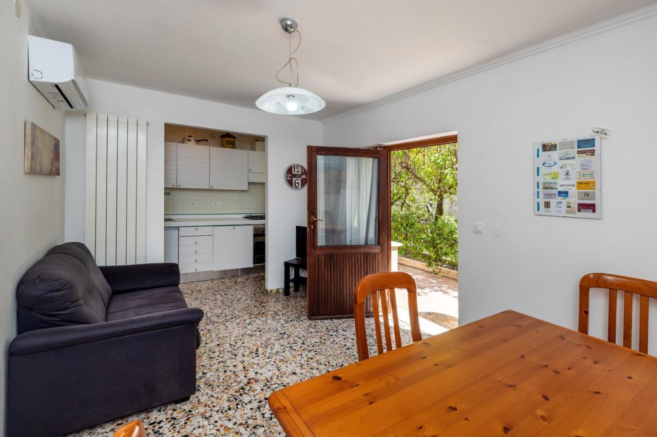Casa Bell - Appartamento Con Parcheggio Privato E Bike Room Финале Лигуре Екстериор снимка
