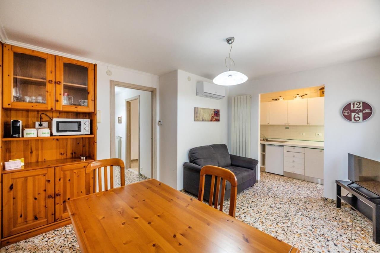 Casa Bell - Appartamento Con Parcheggio Privato E Bike Room Финале Лигуре Екстериор снимка